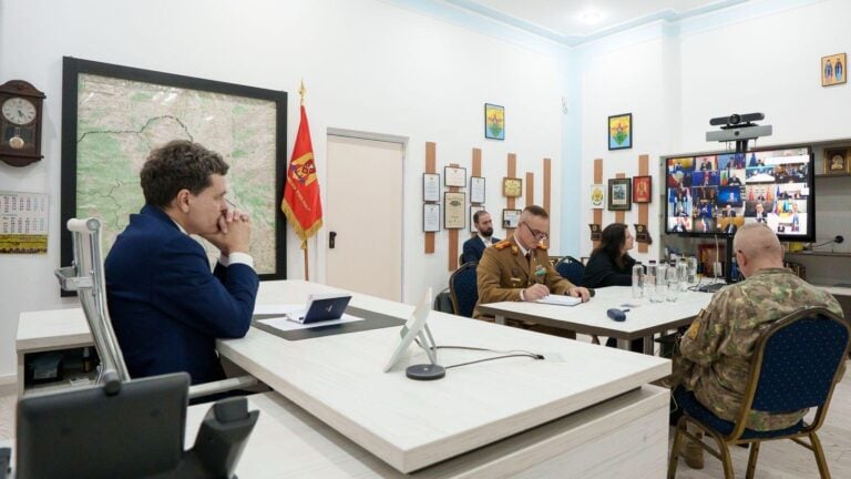 Nicușor Dan în cadrul videoconferinței coaliției de susținere a Ucrainei: Sancțiunile recente impuse de președintele Trump împotriva Lukoil și Rosneft, alături de cel de-al 19-lea pachet de sancțiuni al Consiliului European, vor intensifica presiunea asupra Rusiei.