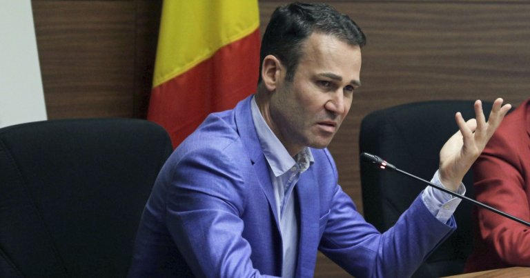 Robert Negoiță pe tema drumurilor pavate peste conductele de gaz: Conductele aparțin Transgaz. Trebuie să-și îndeplinească atribuțiile