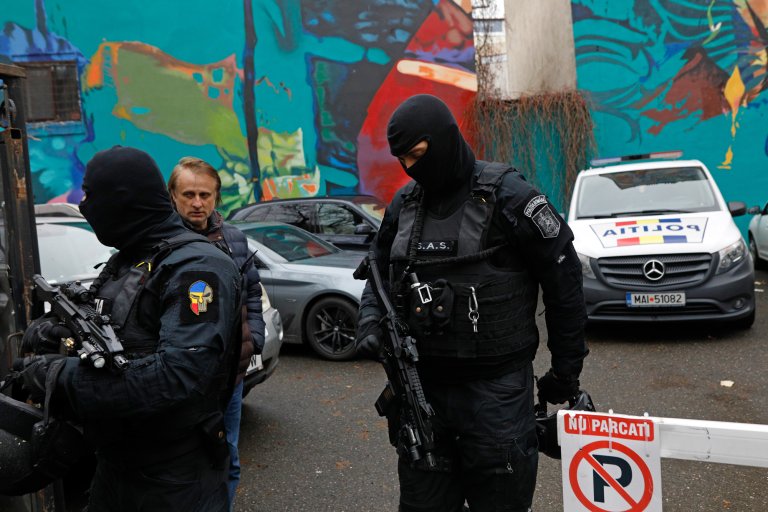 Un furnizor important de energie, suspectat de fraudă în scopul obținerii unor subvenții semnificative. Au loc percheziții în mai multe locații.