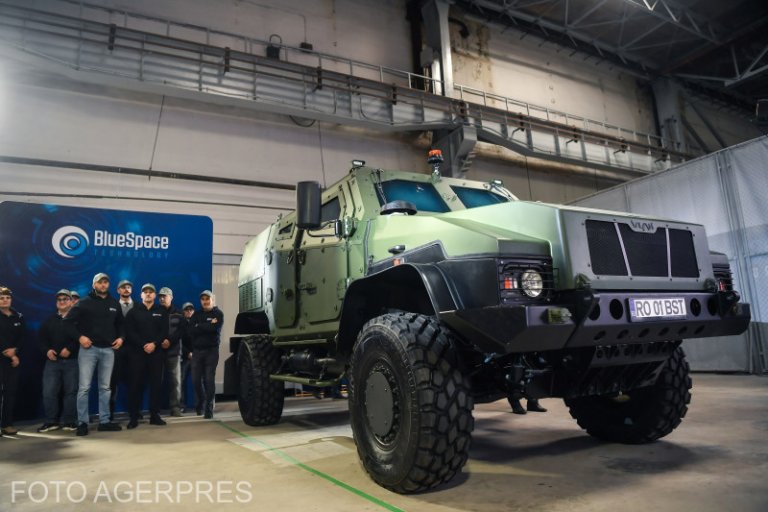 FOTO: Primul vehicul blindat complet produs în România conform standardelor NATO de protecție balistică