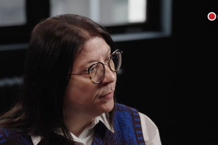 Numeroase instituții și personalități din media și-au manifestat dezaprobarea în mod public față de „atacurile repetate și violente” îndreptate împotriva Recorder de către anumiți judecători și posturi de televiziune, ca reacție la documentarul „Justiție capturată”.