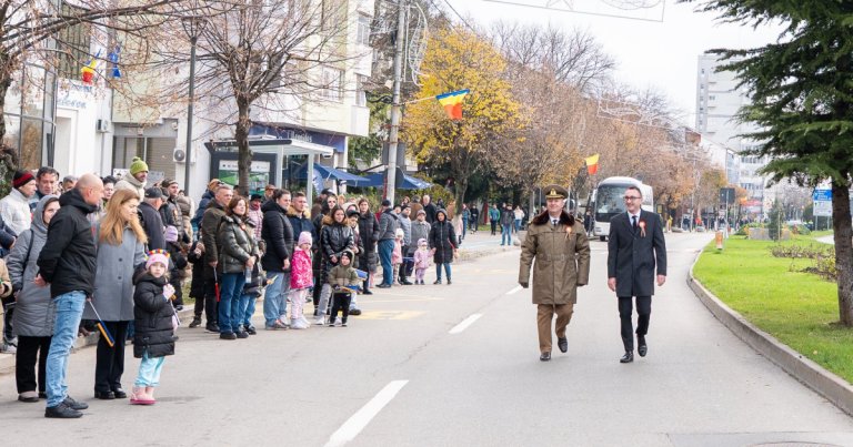 Prefectul și subprefectul Oltului, plasați sub supravegherea judiciară după ce ar fi deschis focul într-un poligon militar (surse)