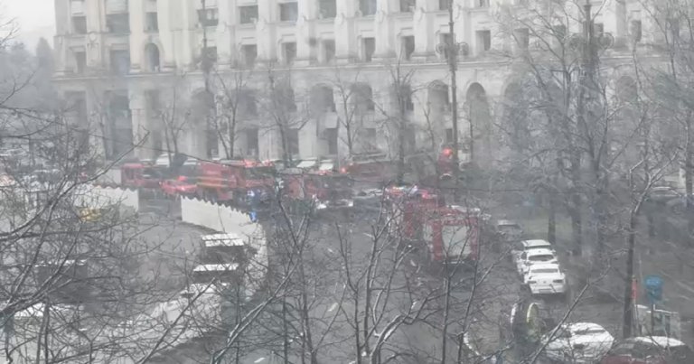 Incendiu la Ministerul Finanțelor: mai multe autospeciale de pompieri intervin, iar traficul din zonă este oprit.