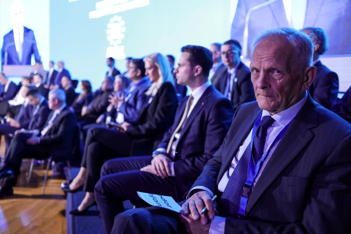 De ce PSD continuă să fie la conducere. Theodor Stolojan explică semnificația „reformelor până la final”