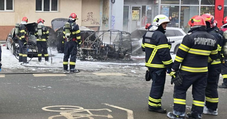 Incendiu catastrofal în Sectorul 6 al capitalei: auto în flăcări, un decedat și un rănit. Intervenție imediată.