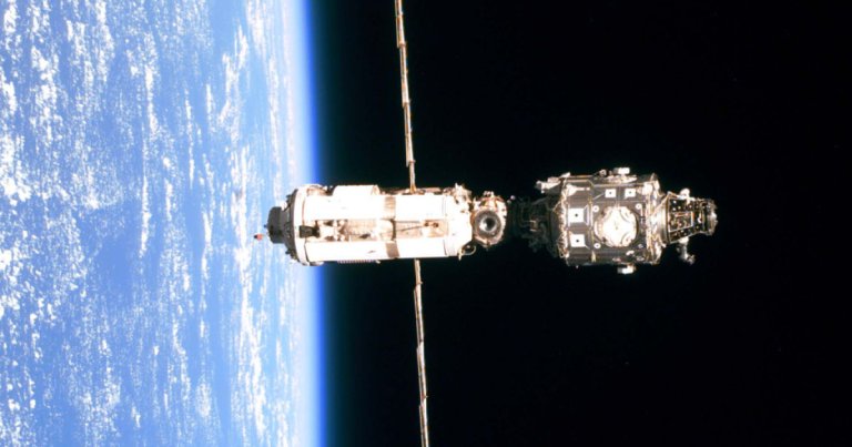 Satelitul românesc, într-o stare de incertitudine. Miruță cere garanții înainte de lansare: „Nu cheltuim 700.000 de euro doar pentru a-l observa plecând”