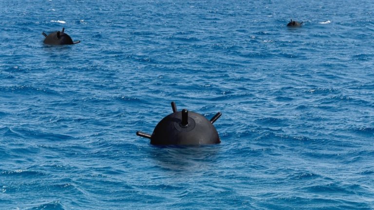 Accident de circulație în Dâmbovița: Un microbuz cu 20 de elevi s-a implicat într-un impact cu un TIR. A fost activat Planul Roșu de Intervenție.