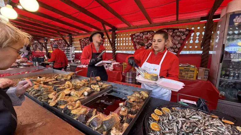 Prețul unei supe pescărești lipovenești la Festivalul Pescăresc din București