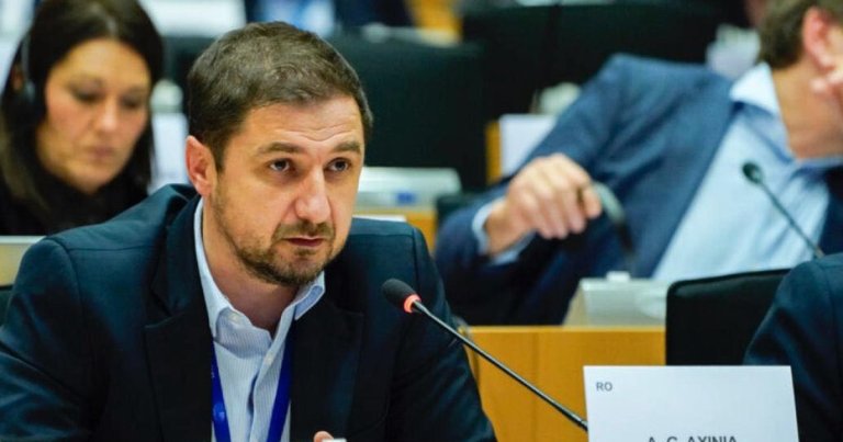 „A fost hilarious cum au depus eforturi să ne scoată etichetele”. Eurodeputat AUR, referitor la negocierile...