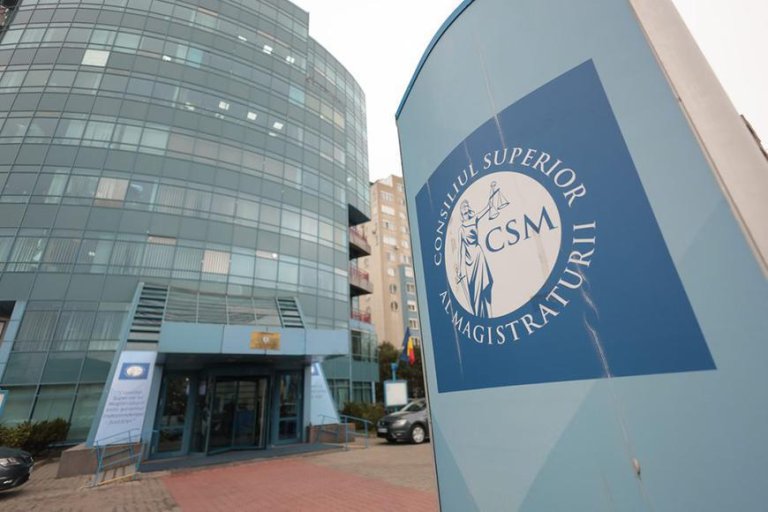 CSM determină că inteligența artificială „nu este și nu ar trebui folosită” de către judecători în fundamentarea deciziilor