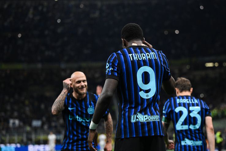 Inter a „demolat-o” pe Cagliari, iar Cristi Chivu se apropie de câștigarea titlului în Serie A, după ce au răcit șampania.