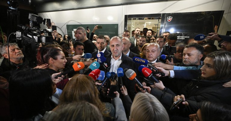 Rumen Radev anunță „învățătura împotriva nepăsării”, în timp ce „Bulgaria inovatoare” își revendică realizarea în...