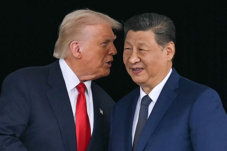 Trump susține că „reîntoarce definitiv” Strâmtoarea Ormuz pentru China, iar Xi îi va oferi o „îmbrățișare largă și călduroasă”