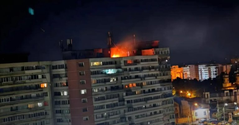 Alertă: O dronă s-a prăbușit peste un imobil din Galaţi, două persoane au fost rănite, iar zeci sunt afectate...