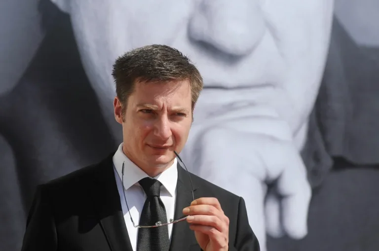 Avertismentul unui expert în economie: „Este imposibil din punct de vedere matematic să ne imaginăm că cineva ne va oferi anual 50 de miliarde de euro”