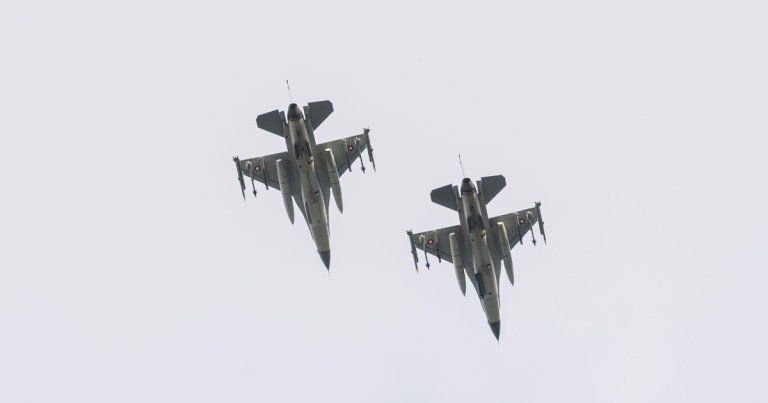 Dronă rusească pătrunde în aerul României. MApN activează avioane F-16.