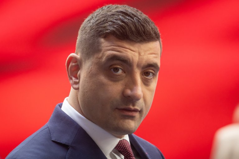 INTERVIU Ce va urma după moțiunea care a răsturnat Guvernul Bolojan: „Oamenii apreciază teatrul, dar sunt respinși de consecințele acestuia. Decepția politică va intensifica”