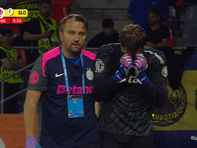 Matei Popa, substituit înainte de intervenția de pauză în FCSB - Slobozia! A lăcrimat la părăsirea terenului
