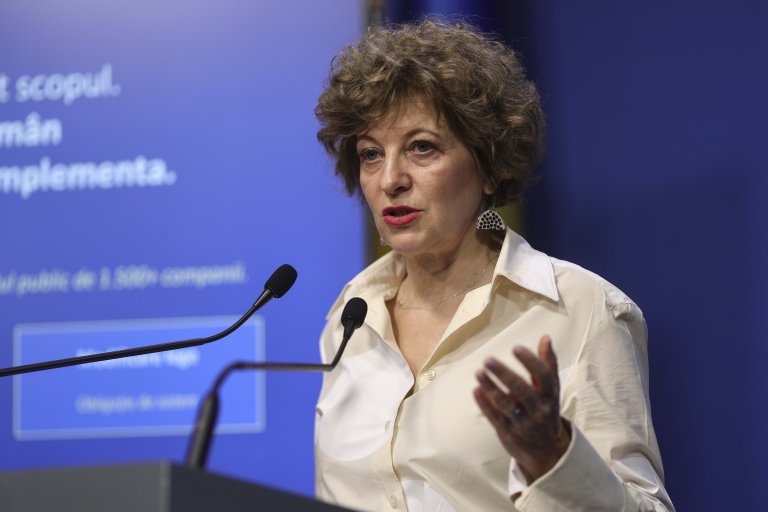 Oana Gheorghiu îl învinovățește pe Grindeanu pentru aprobarea listării la bursă a TAROM și a altor firme de stat în perioada în care a fost ministru al Transporturilor, făcând public documentul corespunzător. Reacția liderului PSD.