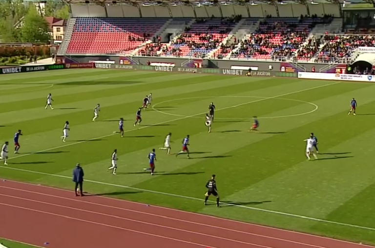 Scenă intensă în prelungiri la Chindia - Steaua, rezultatul fiind 1-2! Oprița se îndreaptă către Peluza Sud.