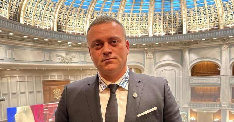 Un parlamentar a părăsit echipa PSD pentru a se uni cu PNL. Începutul carierei sale a fost pe listele formațiunii...