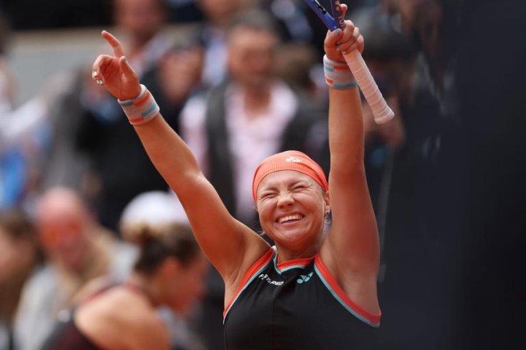 Aryna Sabalenka, ÎNLĂTURATĂ din Roland Garros în „sferturi”! » Diana Shnaider a învins numărul unu mondial