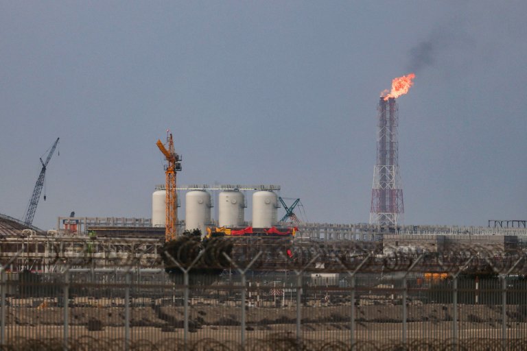 Explozie gigantică la terminalul de export al gazelor naturale lichefiate din Qatar: 54 de persoane rănite și 18 desapare.
