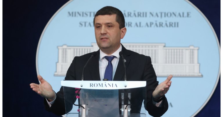 Miruță: „Au fost construite ilegal două blocuri la 100 de metri de un magazin de muniție”. 18 angajați ai...
