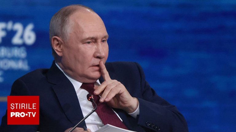 Reacțiile rușilor în urma închiderii Consulatului României din Sankt Petersburg. Steagurile României și UE, scoase de pe exteriorul clădirii.