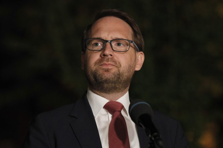 USR acuză CCR de „violare a Constituției”. Fritz: „Putem fi liniștiți: CCR-PSD a justificat că sancțiunea nu se referă la mine, ci la mandatul meu”